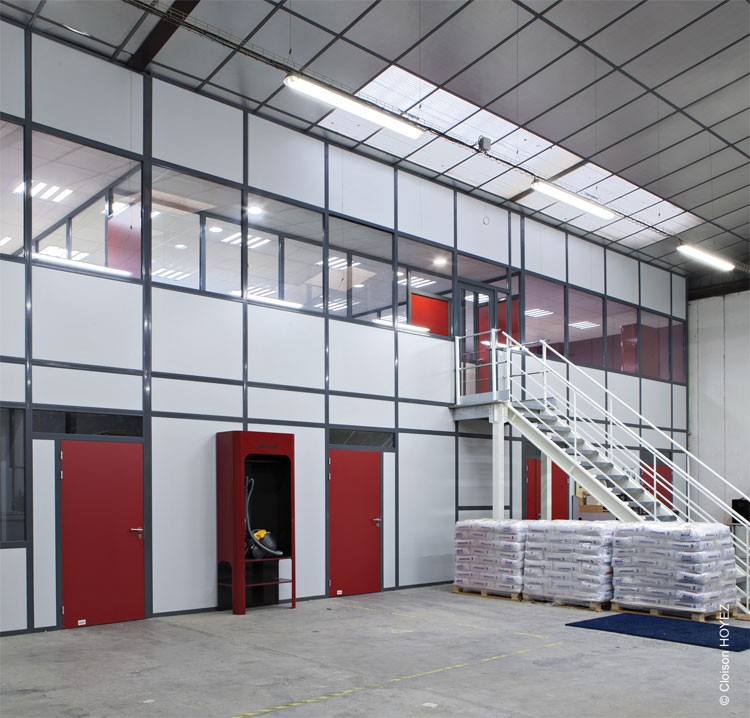 Equipped platform for office and meeting room