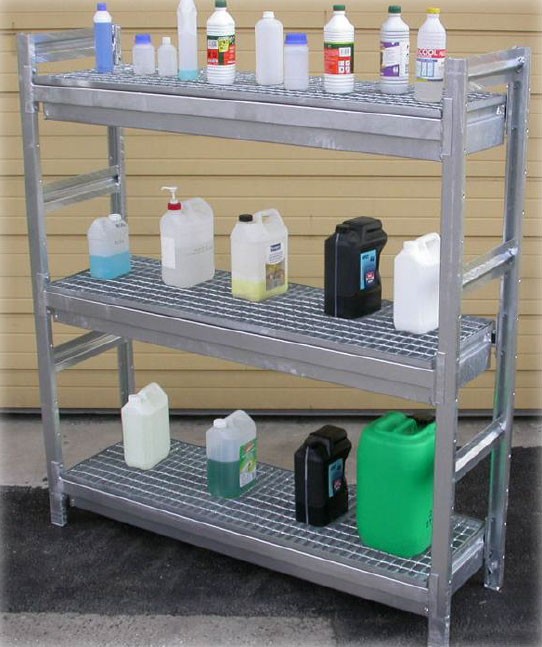 Containment shelf