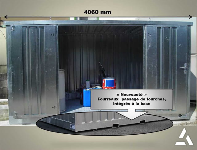 Conteneur de stockage industriel avec bac de rétention intégré pour fûts et produits dangereux en entrepôt
